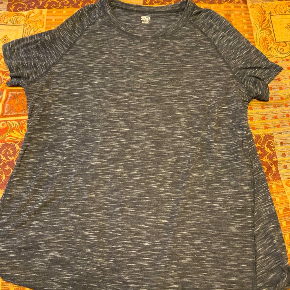 Workout top in XL